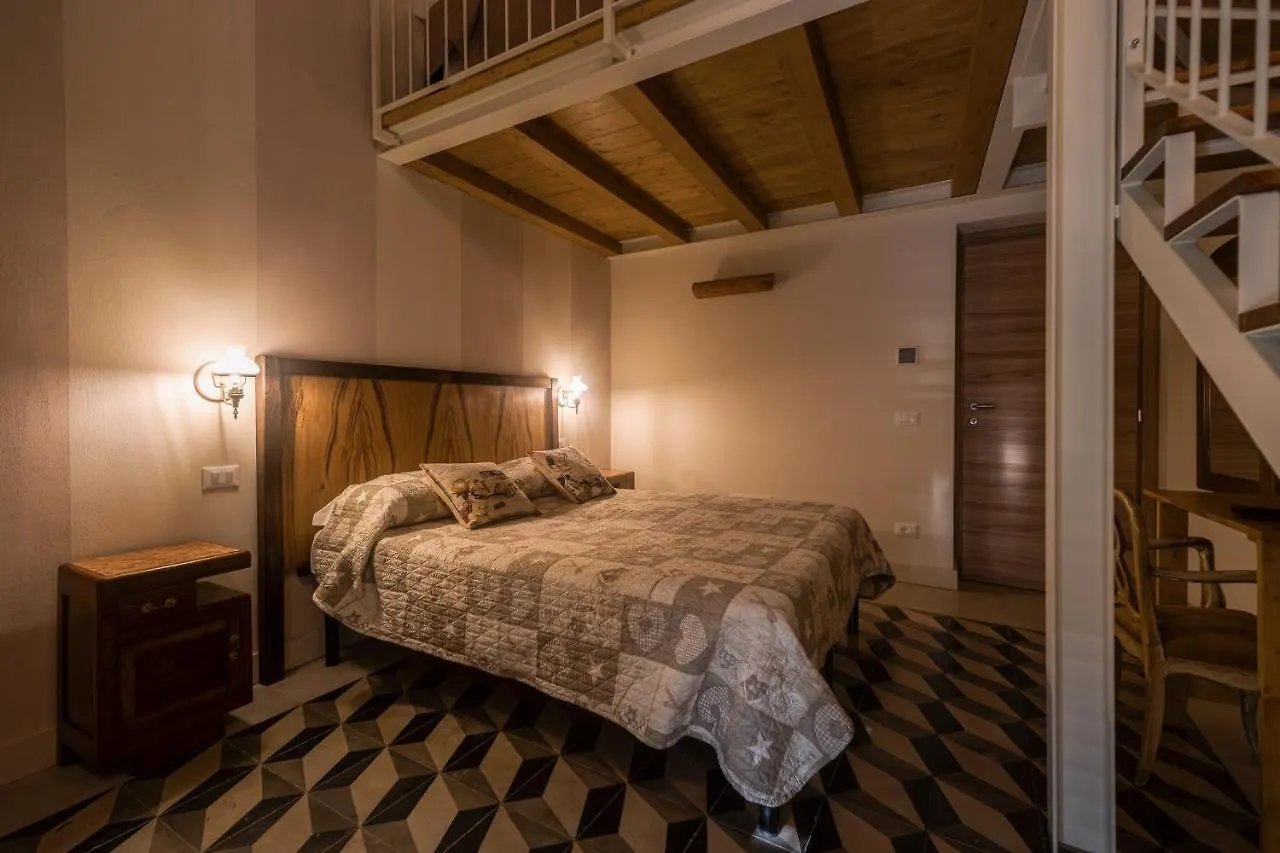 La Corte Dei Tre Torre del Lago Puccini Bed & Breakfast