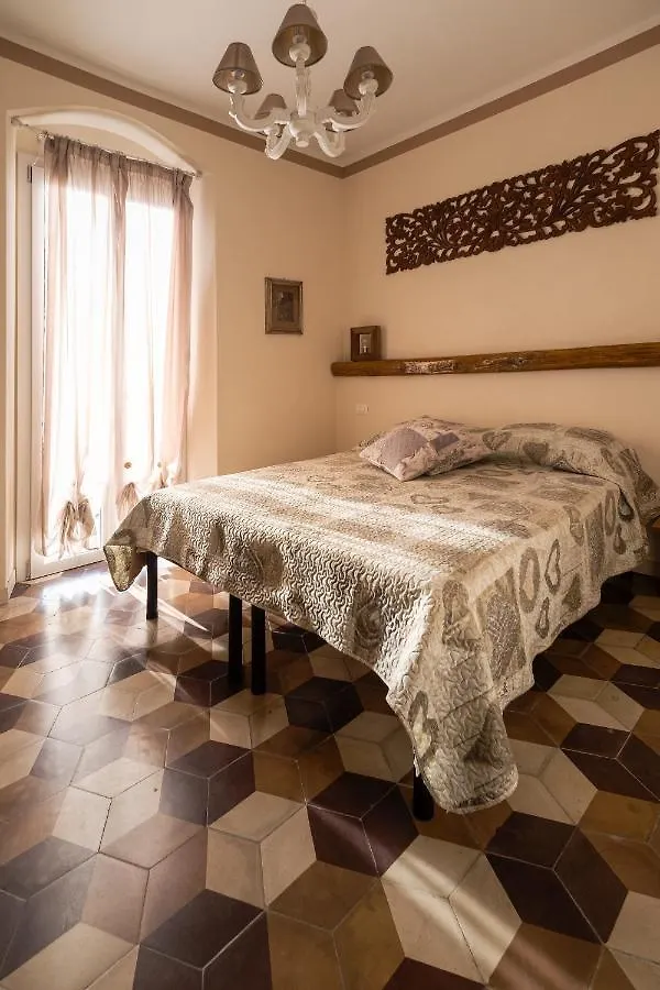 La Corte Dei Tre Torre del Lago Puccini Bed & Breakfast